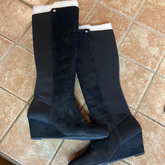 Antonio Melani Suede and Elastic knee high boots with small heel. 7.5 - Picture 1 of 7